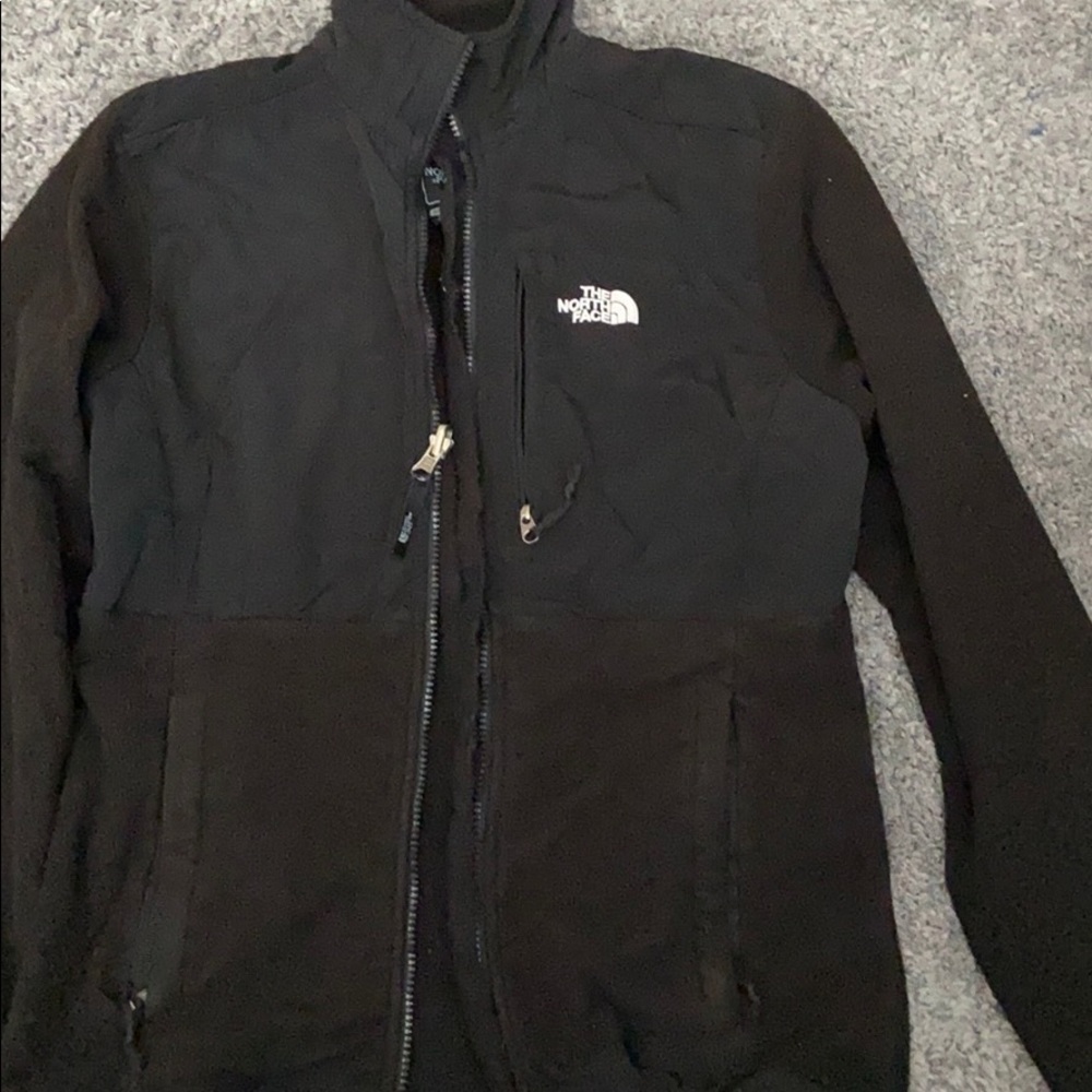 Black north face jacket